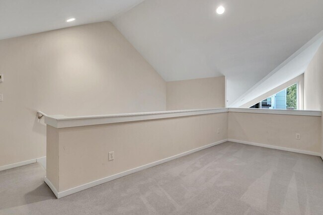 Building Photo - 15200 NE 81st Way