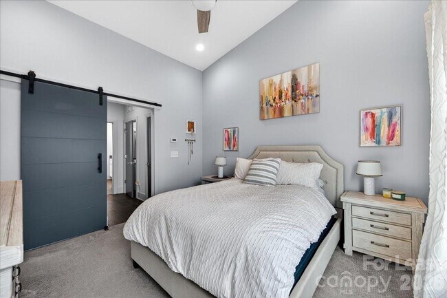 Building Photo - 241 Domain Way