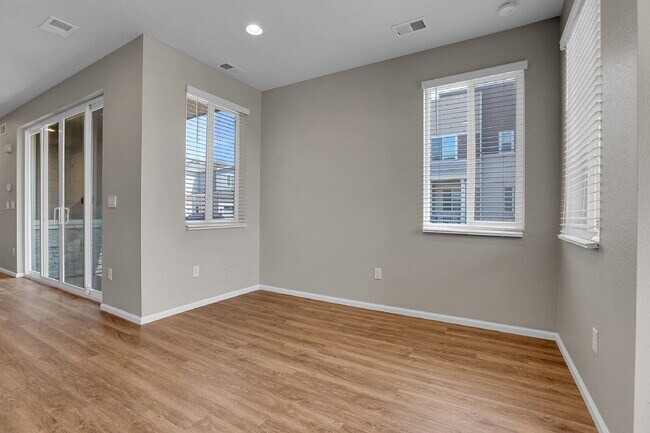 Building Photo - $2,600.00, 3 bedroom, 2.5 bathroom located...