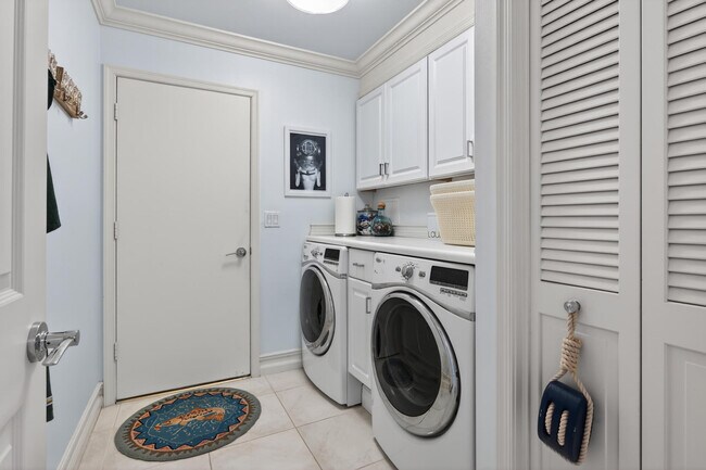 Building Photo - 11340 Briarwood Pl