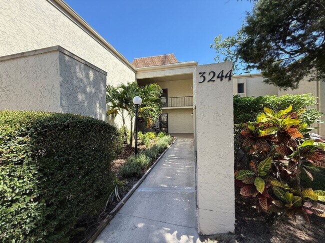 Building Photo - 3244 S Semoran Blvd