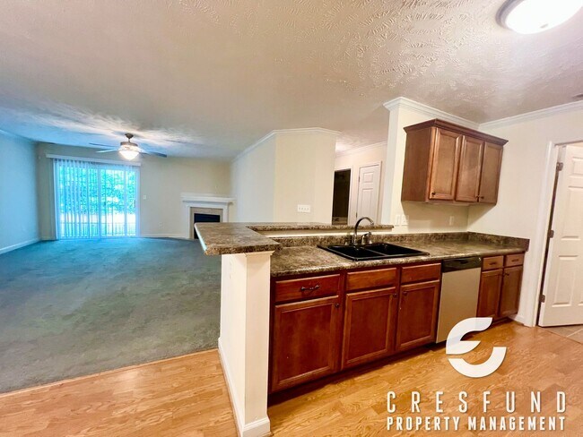 Building Photo - GATED COMMUNITY - Freshly Painted 2 Bed 2 Bath Condo AVAILABLE NOW