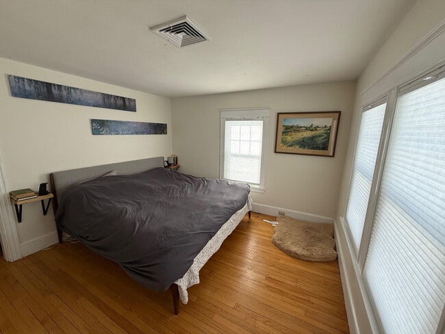 Building Photo - 56 Davis St