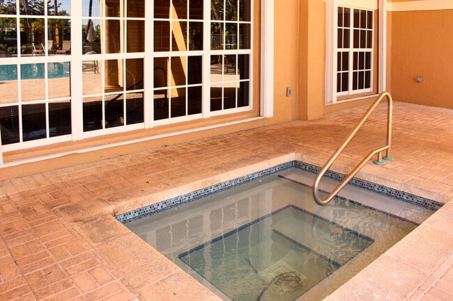 Building Photo - 300 Scotia Dr