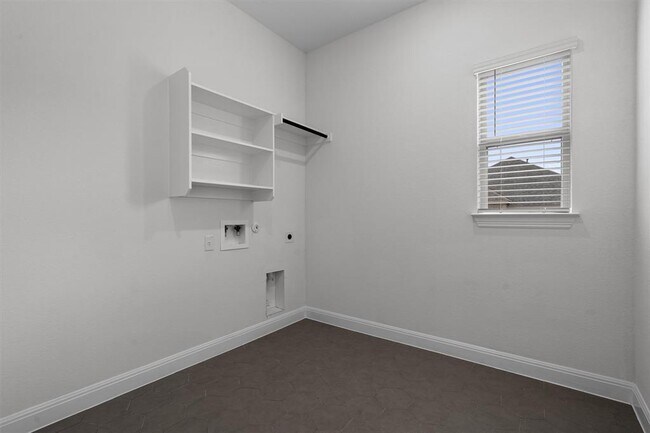 Building Photo - 2832 Stone Branch Dr