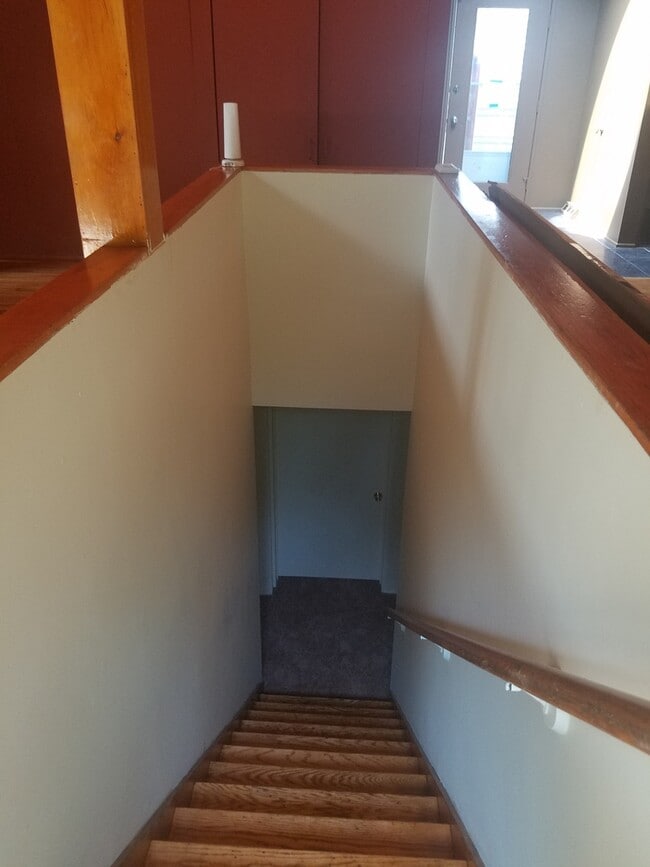 Building Photo - Single Family Home within walking distance to Quinnipiac