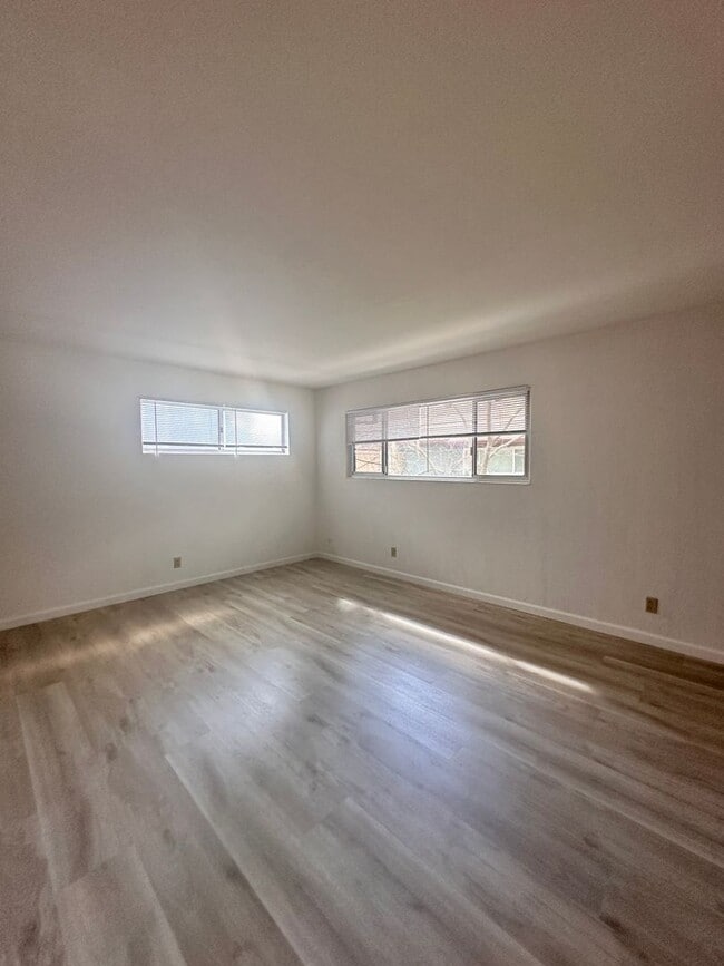 Building Photo - Unit with updated flooring!