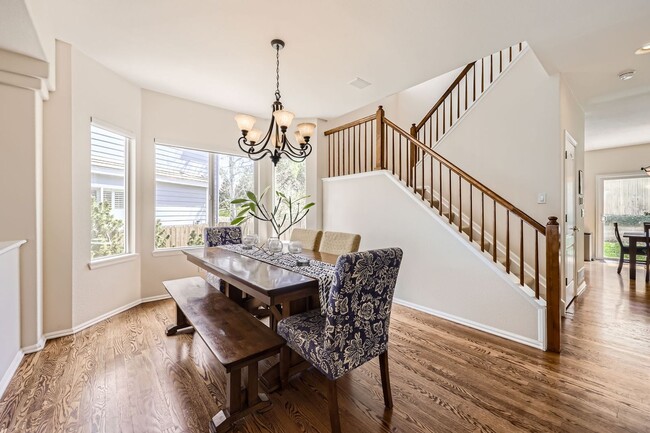 Building Photo - Walkability, Space, and Sunshine: 4Bd Home...