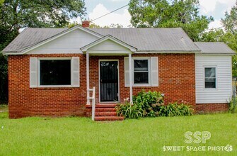Building Photo - 1875 House