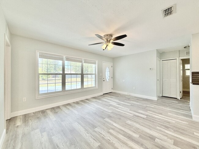 Building Photo - 9401 88th Way N