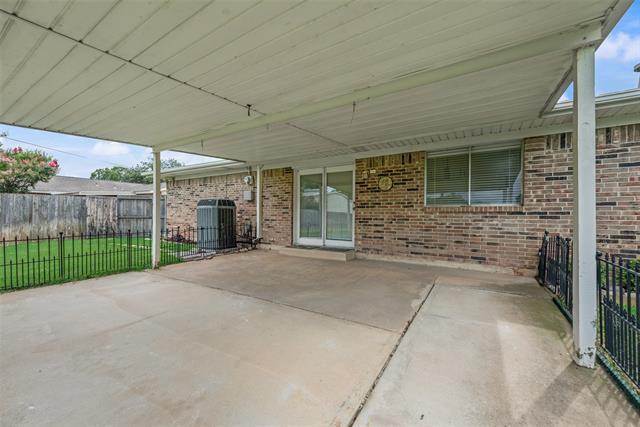 Building Photo - 2132 Meandering Dr