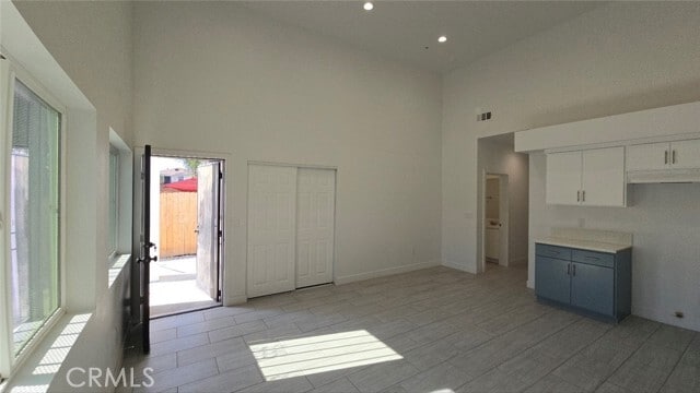 Building Photo - 10413 Avalon Blvd