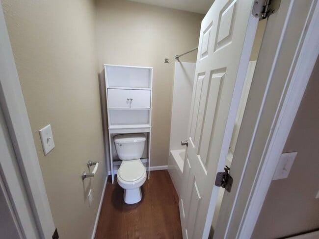Building Photo - 2 Bedroom/2 Bathroom Townhouse in Fayette!