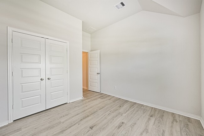 Building Photo - 7019 Terra Dr