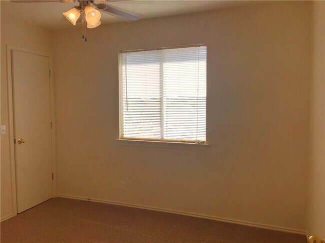 Building Photo - 109 Musselman Ct
