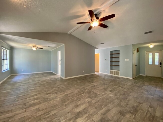 Building Photo - Gorgeous 3 bed 2 bath Single Story Home in Austin!!!