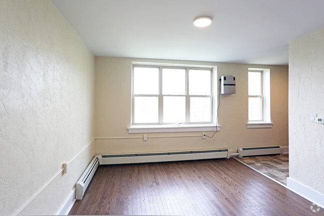 Living Room - Apartments at 400 Elmwood