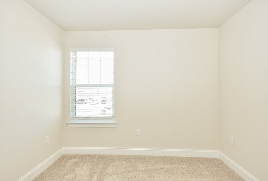 Building Photo - 1620 Denali Dr