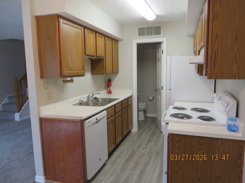 Building Photo - 700 High St