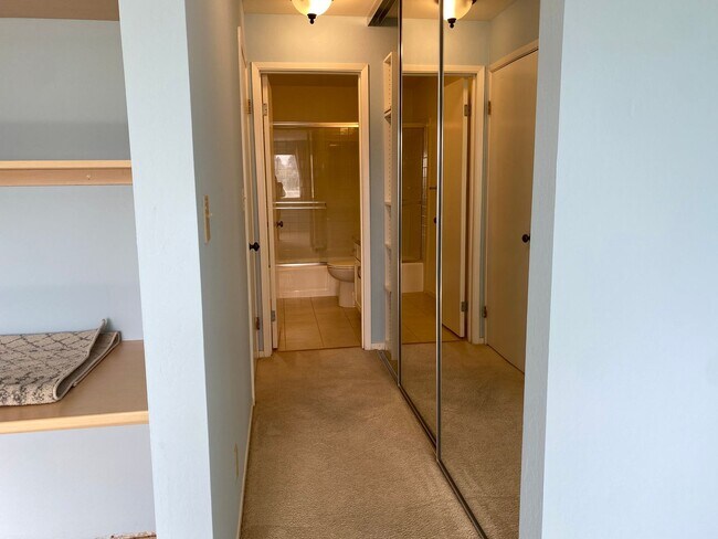 Building Photo - EPIC REA: Condo w/Parking & Community Pool close to BART & schools