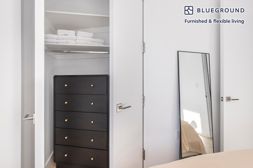 Building Photo - 150 Lawrence St