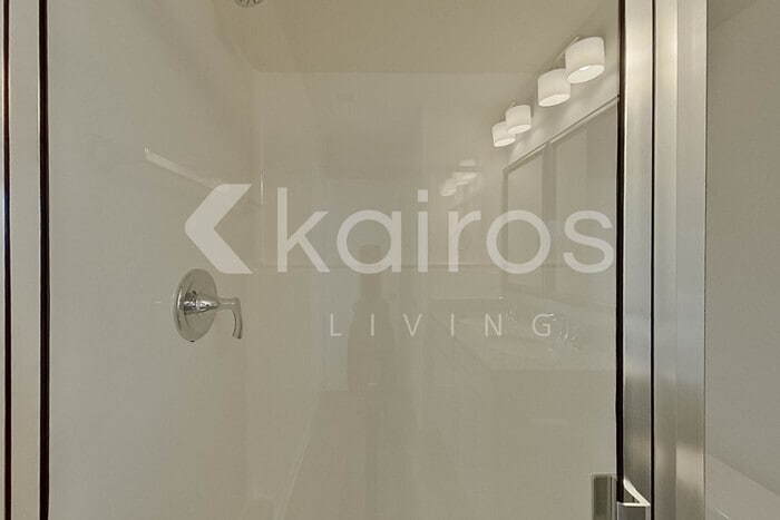 Building Photo - 2241 Banyon Cir