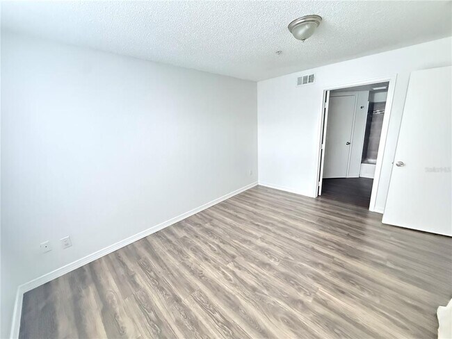 Building Photo - 4105 Tropical Isle Blvd