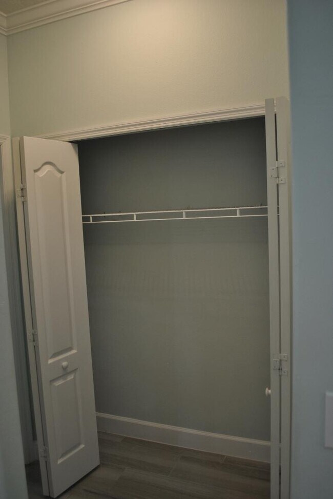 Building Photo - 128 Centennial Park Dr