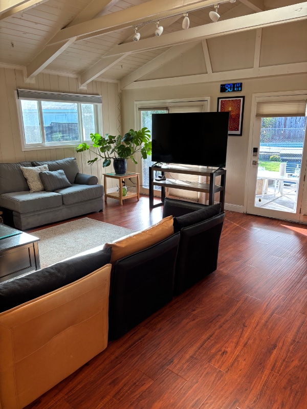 Building Photo - 520 Linford Pl