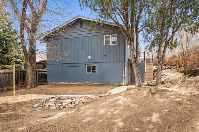 Building Photo - Spacious 3-Bedroom Duplex in Old Colorado ...