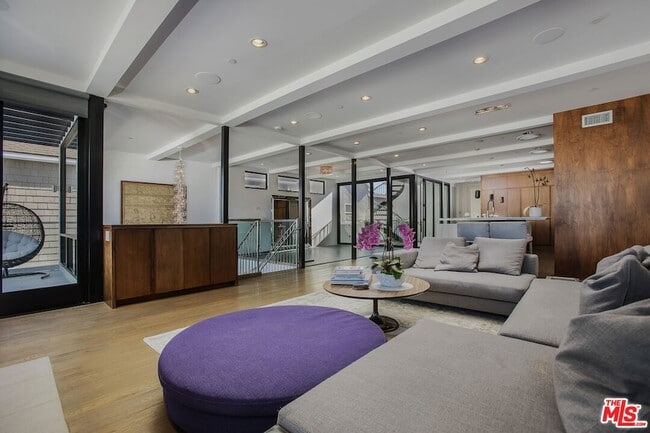 Building Photo - 2105 E Balboa Blvd