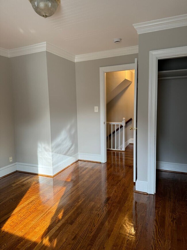 Building Photo - 67 E Shirley Ave