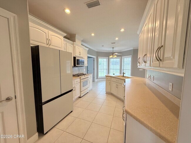 Building Photo - 3719 Bay Tree Rd