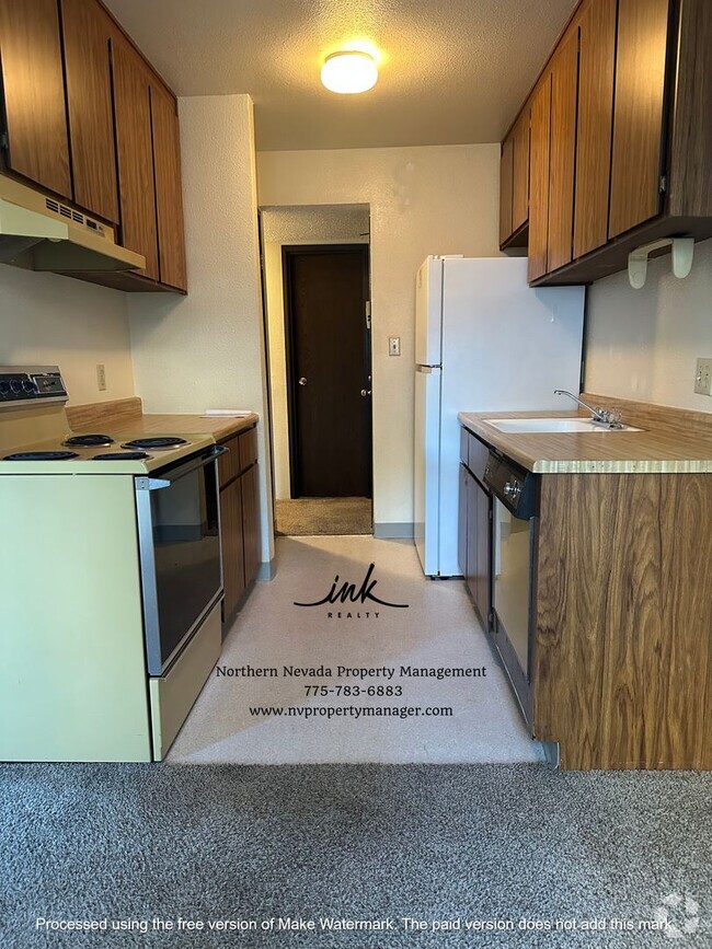 Building Photo - One Bedroom/One Bath Condo in Carson for Rent