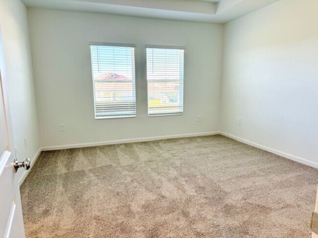 Building Photo - 2776 Pierr St