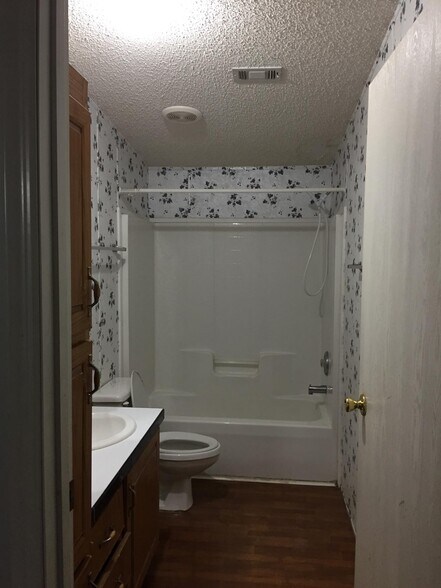 Building Photo - 7610 Plumwood Dr