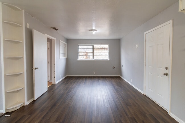 Building Photo - 1808 Las Cruces Ln