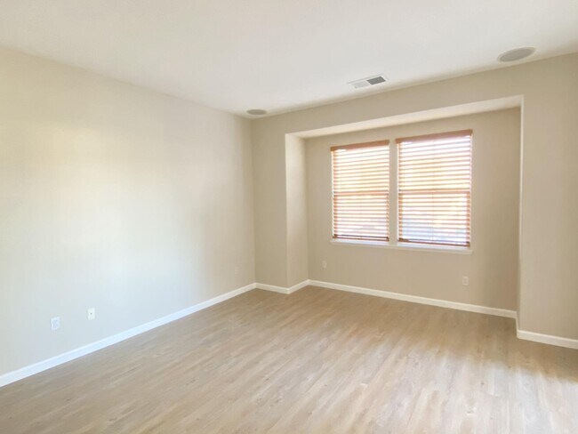 Building Photo - 2774 Gilham Ct