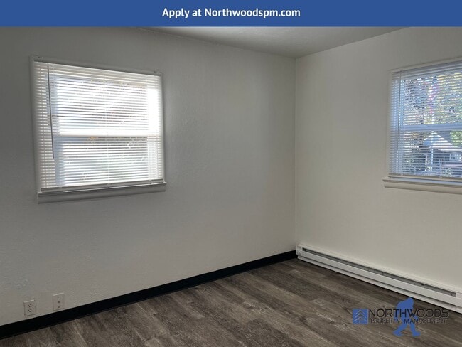 Building Photo - Nice 2 bedroom, 1 bathroom home close to everything in Central Point!!!