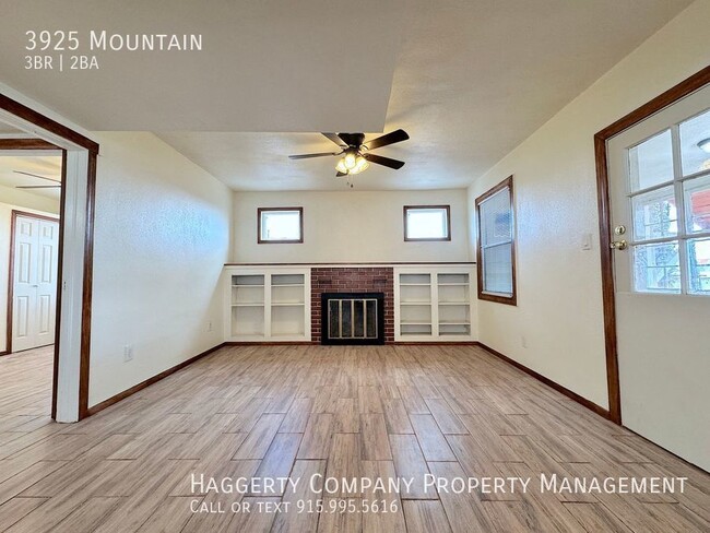 Building Photo - Central El Paso 3 bed with bonus office an...