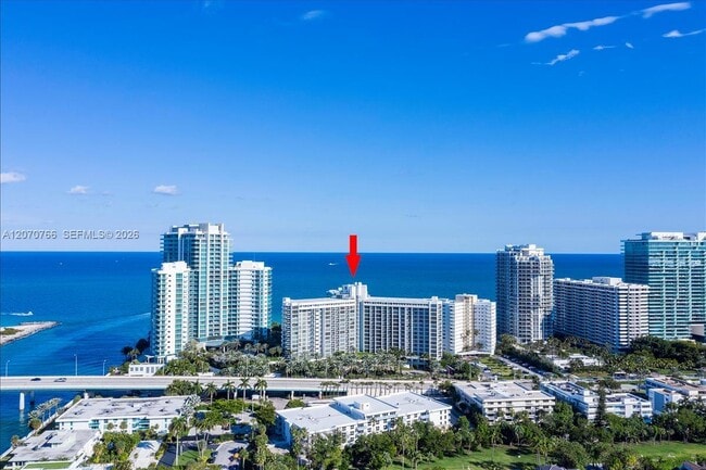 Building Photo - 10275 Collins Ave