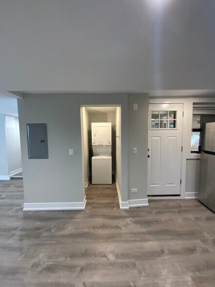 Building Photo - 1143 Maple Ave