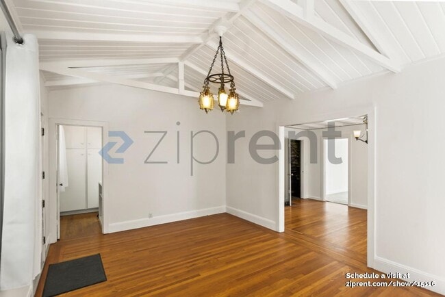 Building Photo - 632 Acacia Ln