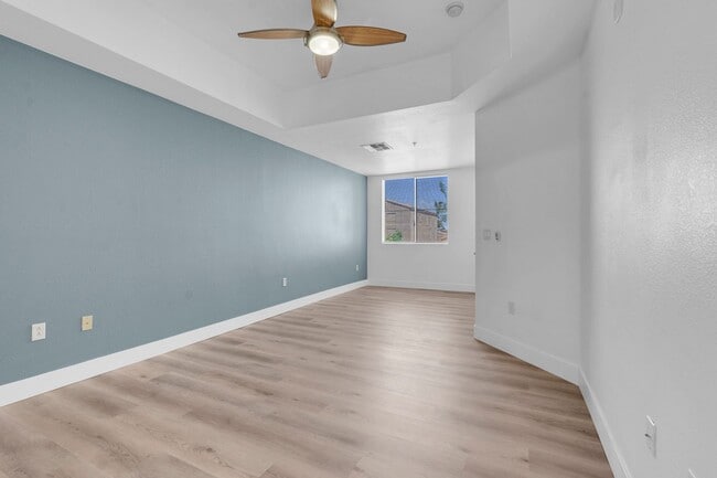 Building Photo - 75 E Agate Ave