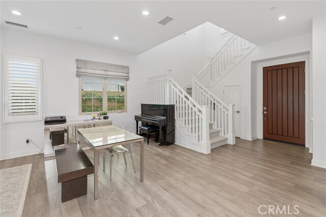 Building Photo - 61 Furlong