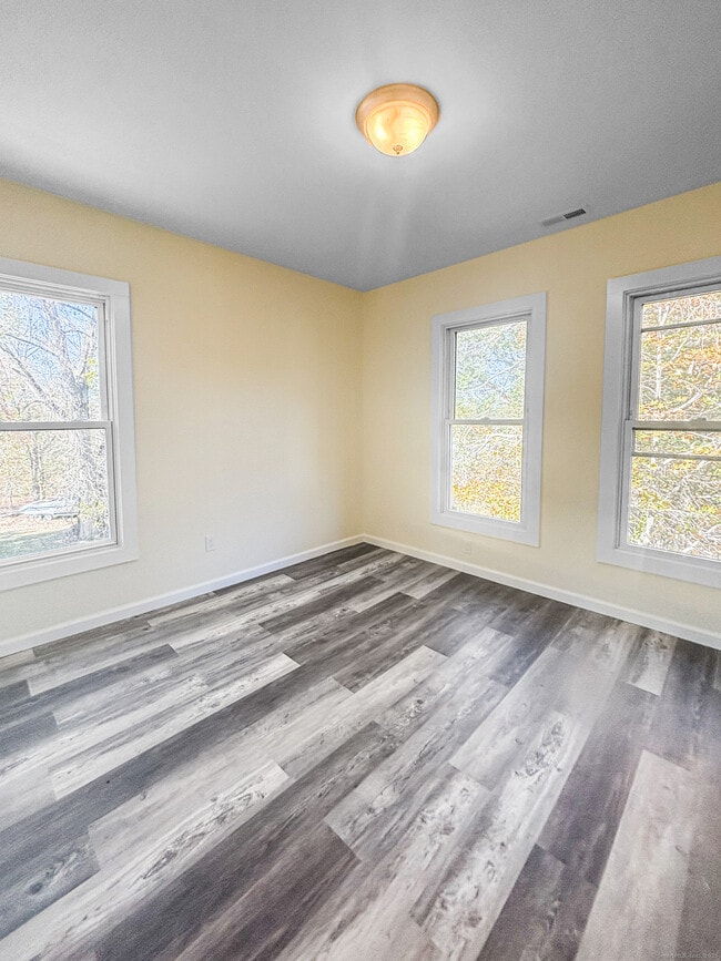 Building Photo - 358 Pomeroy Ave