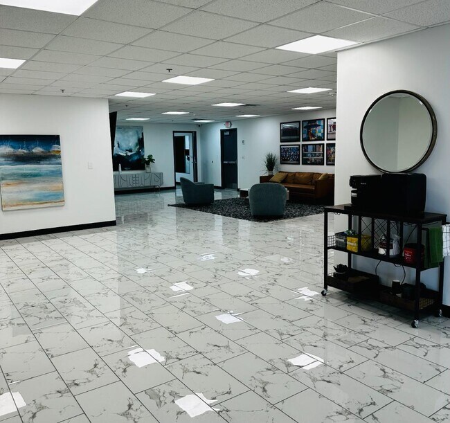 Building Photo - 1100 Peters St