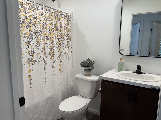 Building Photo - 16 Cimarron