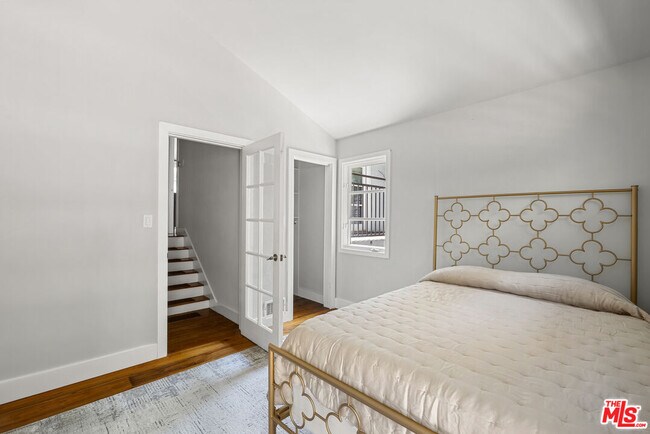 Building Photo - 1531 Marmont Ave