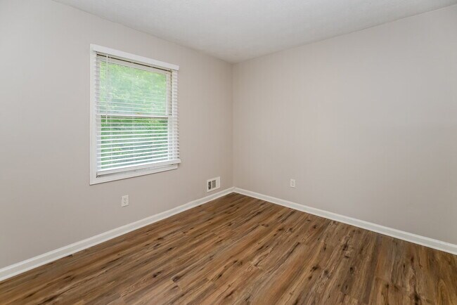 Building Photo - 1847 Litchfield Rd SW